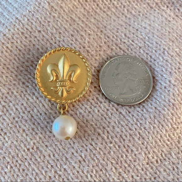 Anne Klein Fleur de Lys Earrings - Picture 3 of 3